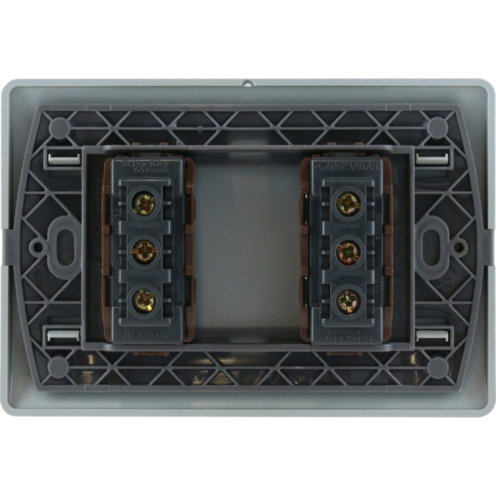 Enchufe Genesis Doble 10a Dorado